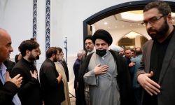 زعيم التيار الوطني الشيعي السيد مقتدى الصدر، يحضر مجلس عزاء عائلة بحر العلوم في النجف الأشرف.